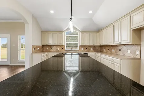 6100 Whitetail Lane Bryan TX 77808