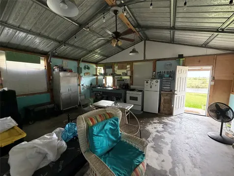 1270 N Monkhouse Drive Crystal Beach TX 77650