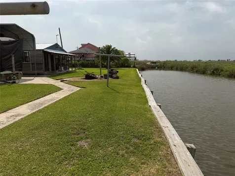 1270 N Monkhouse Drive Crystal Beach TX 77650