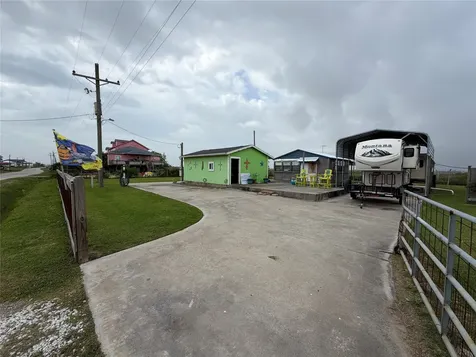 1270 N Monkhouse Drive Crystal Beach TX 77650