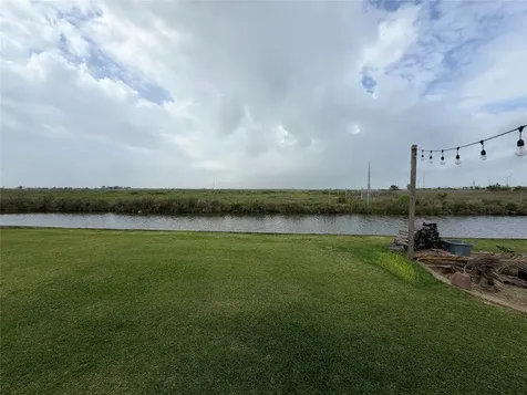 1270 N Monkhouse Drive Crystal Beach TX 77650