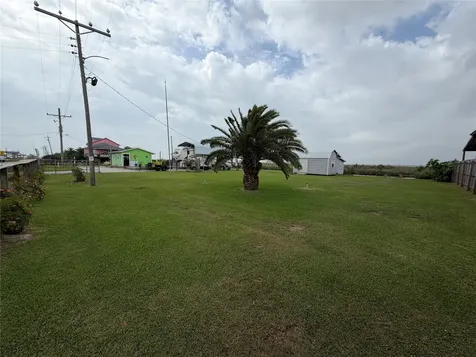 1270 N Monkhouse Drive Crystal Beach TX 77650