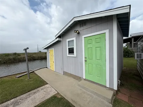 1270 N Monkhouse Drive Crystal Beach TX 77650