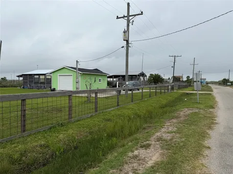 1270 N Monkhouse Drive Crystal Beach TX 77650