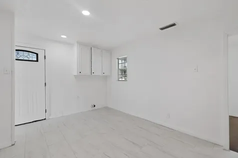 11936 Hoblitzelle Drive Dallas TX 75243