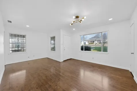 11936 Hoblitzelle Drive Dallas TX 75243