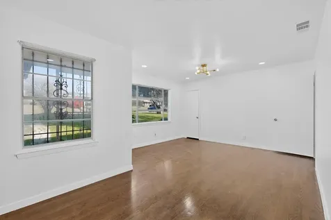11936 Hoblitzelle Drive Dallas TX 75243