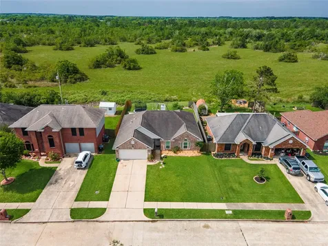 2930 Community Drive Alvin TX 77511