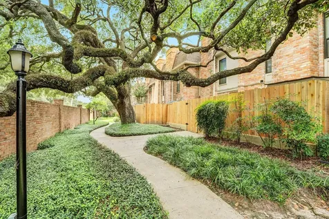 1601 S Shepherd Drive 272 Houston TX 77019