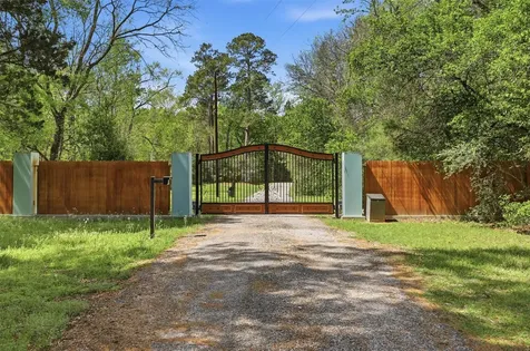 8582 State Highway 75 S Huntsville TX 77340