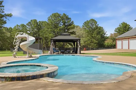 8582 State Highway 75 S Huntsville TX 77340