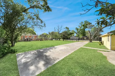 7302 Schneider Street Houston TX 77093