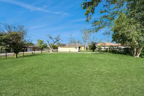 7302 Schneider Street Houston TX 77093