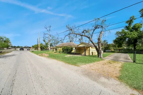 7302 Schneider Street Houston TX 77093