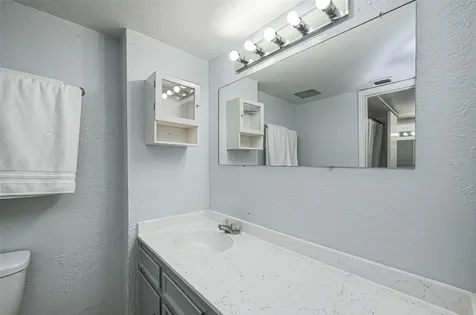 10188 Beekman Place Drive Houston TX 77043