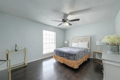 10188 Beekman Place Drive Houston TX 77043