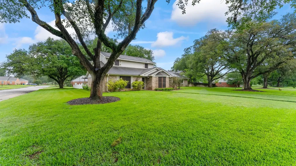 1645 9th Street Hempstead TX 77445