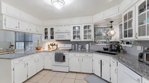 1645 9th Street Hempstead TX 77445