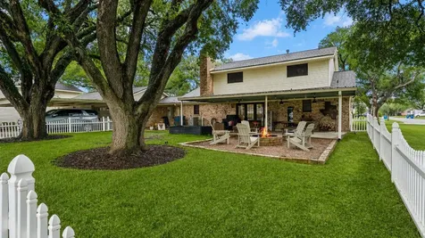 1645 9th Street Hempstead TX 77445