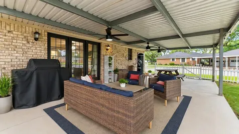 1645 9th Street Hempstead TX 77445