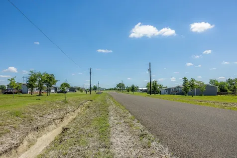 6781 Atakapan Trail Bedias TX 77831