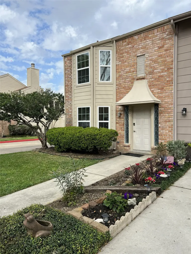 800 Country Place Drive 909 Houston TX 77079