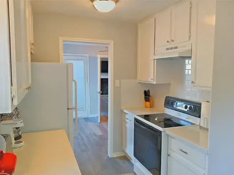 800 Country Place Drive 909 Houston TX 77079