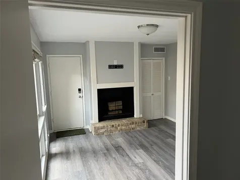 800 Country Place Drive 909 Houston TX 77079