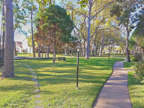 800 Country Place Drive 909 Houston TX 77079