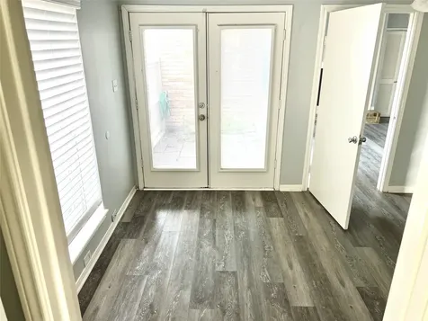 800 Country Place Drive 909 Houston TX 77079