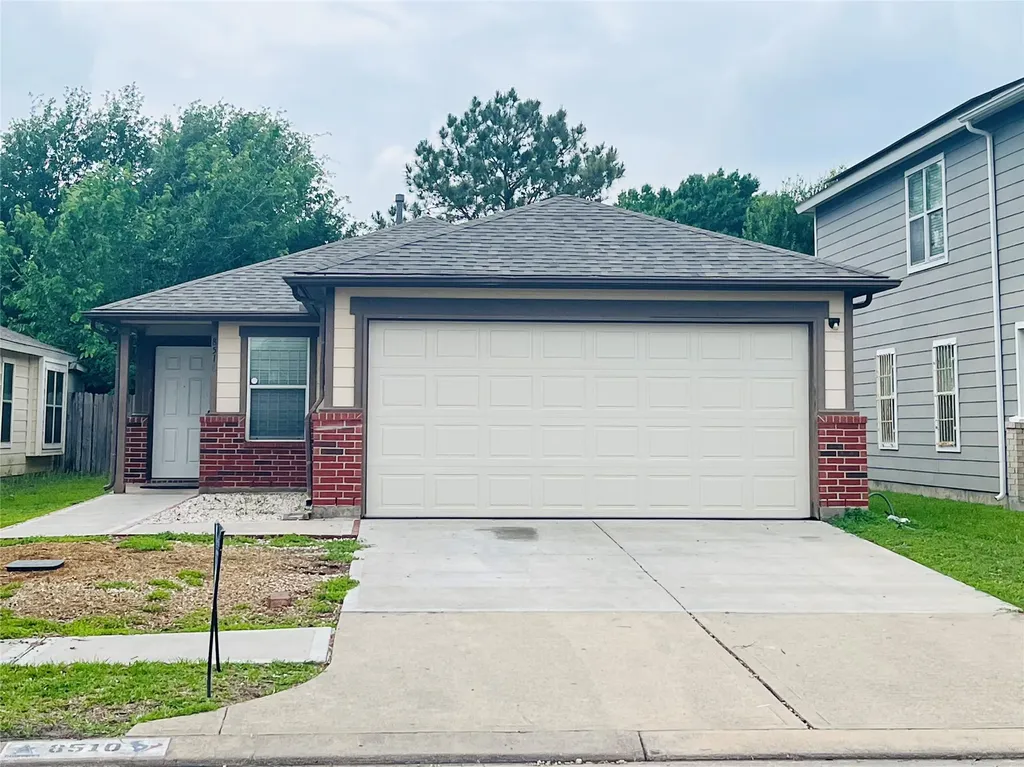 8510 Village Hollow Lane Houston TX 77072