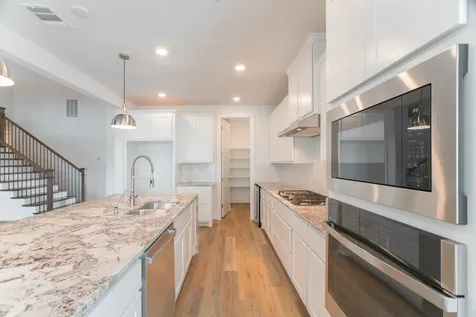 11 Mariposa Woods Drive Tomball TX 77375