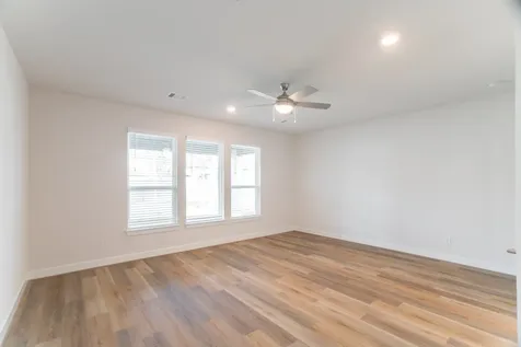 11 Mariposa Woods Drive Tomball TX 77375
