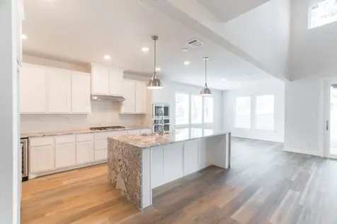 11 Mariposa Woods Drive Tomball TX 77375