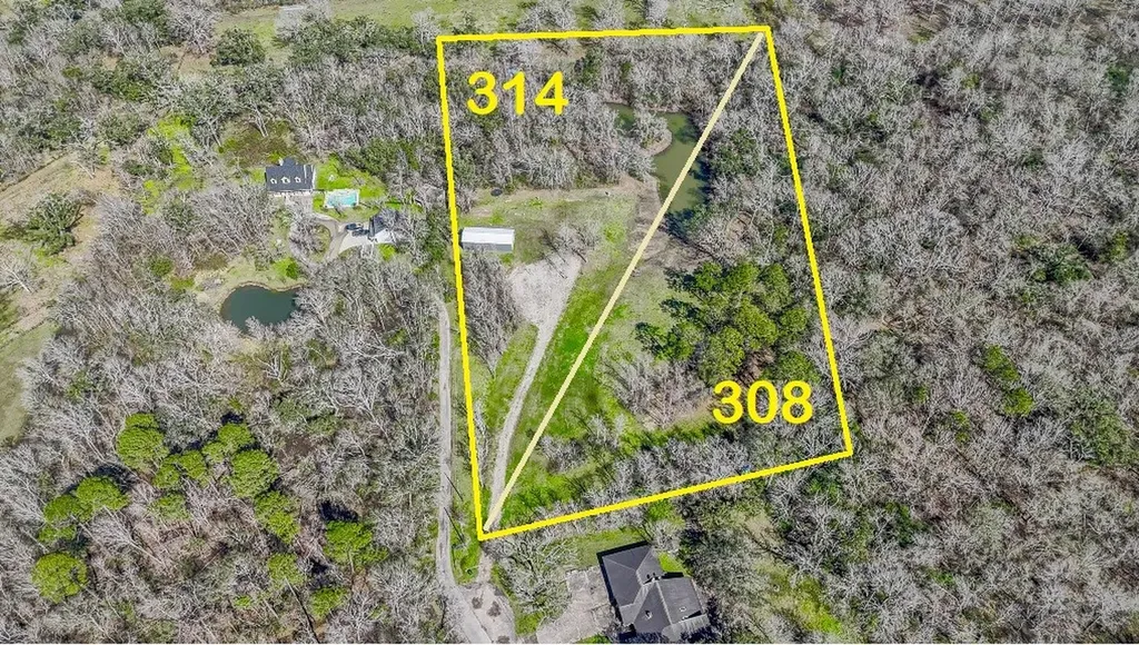 314 County Road 904 Alvin TX 77511