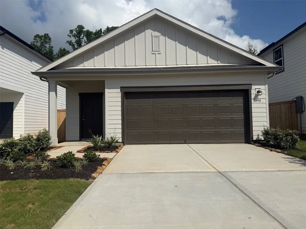 5998 Mercer Street Conroe TX 77303