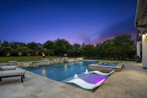 39 Beacons Light Place Tomball TX 77375