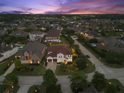 39 Beacons Light Place Tomball TX 77375