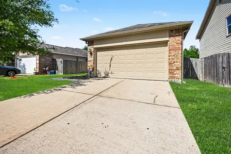 10019 Meadow Mill Forest Lane Houston TX 77044
