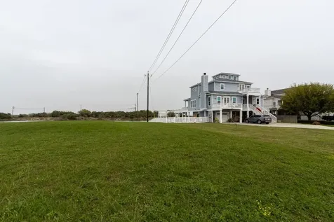 3908 Galleon Galveston TX 77554