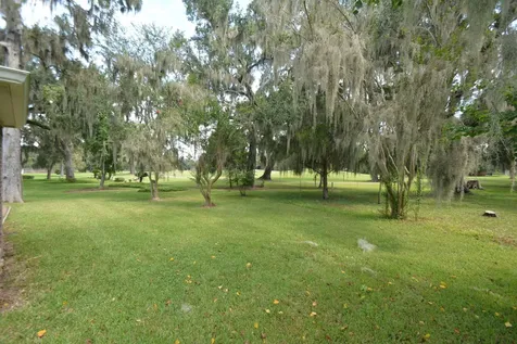 2205 Lake Forrest Drive West Columbia TX 77486