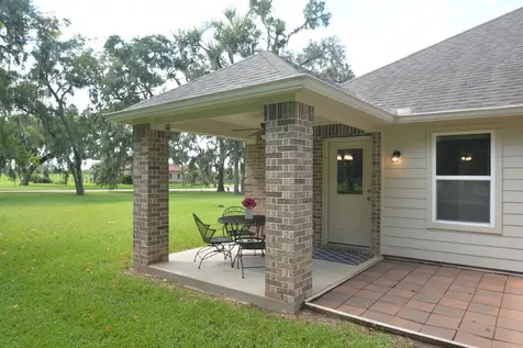 2205 Lake Forrest Drive West Columbia TX 77486