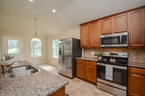 2205 Lake Forrest Drive West Columbia TX 77486