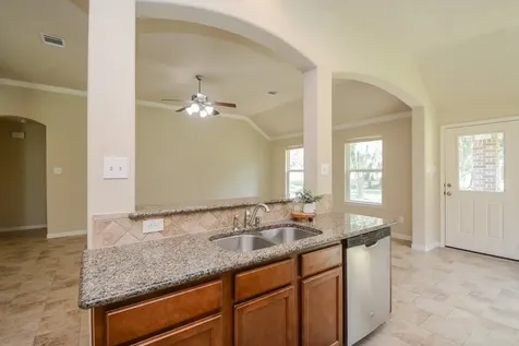 2205 Lake Forrest Drive West Columbia TX 77486