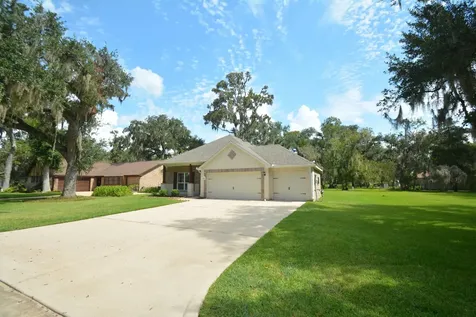 2205 Lake Forrest Drive West Columbia TX 77486