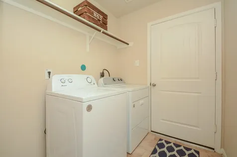 2205 Lake Forrest Drive West Columbia TX 77486