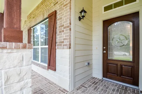 2205 Lake Forrest Drive West Columbia TX 77486