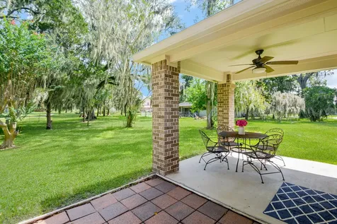 2205 Lake Forrest Drive West Columbia TX 77486