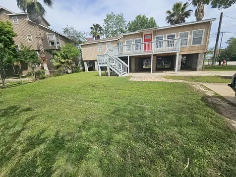 702 Narcissus Road Clear Lake Shores TX 77565