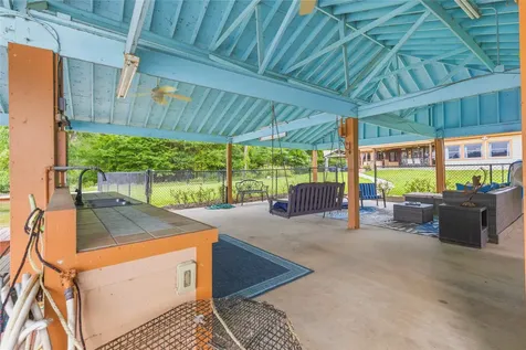 56 Magnolia Drive Huntsville TX 77340